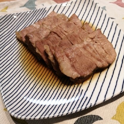 お肉が柔らかくてめちゃくちゃおいしかったです♪まめもにおさんの炊飯器レシピは、手羽先と大根煮もリピートしてますが、こちらもまた作りたいと思います☆